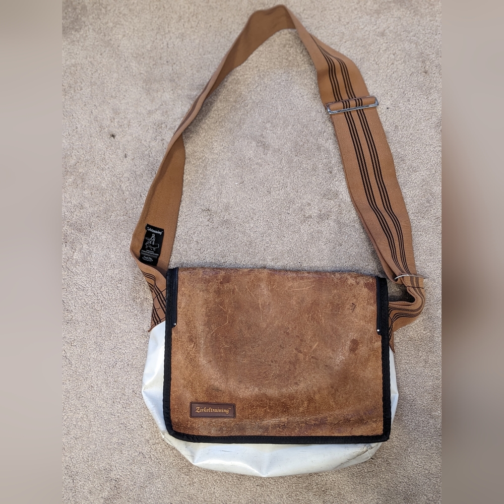 very rare Men's Messenger bag "Zirkeltraining - Flick-Flack"